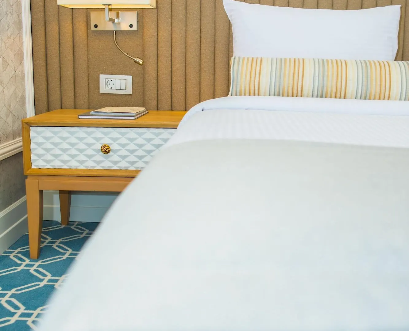 Promenade Hotel Baku 5*,