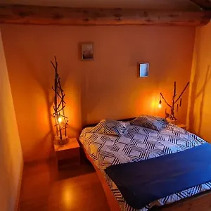  Couette-café Aux étoiles De Moranges France